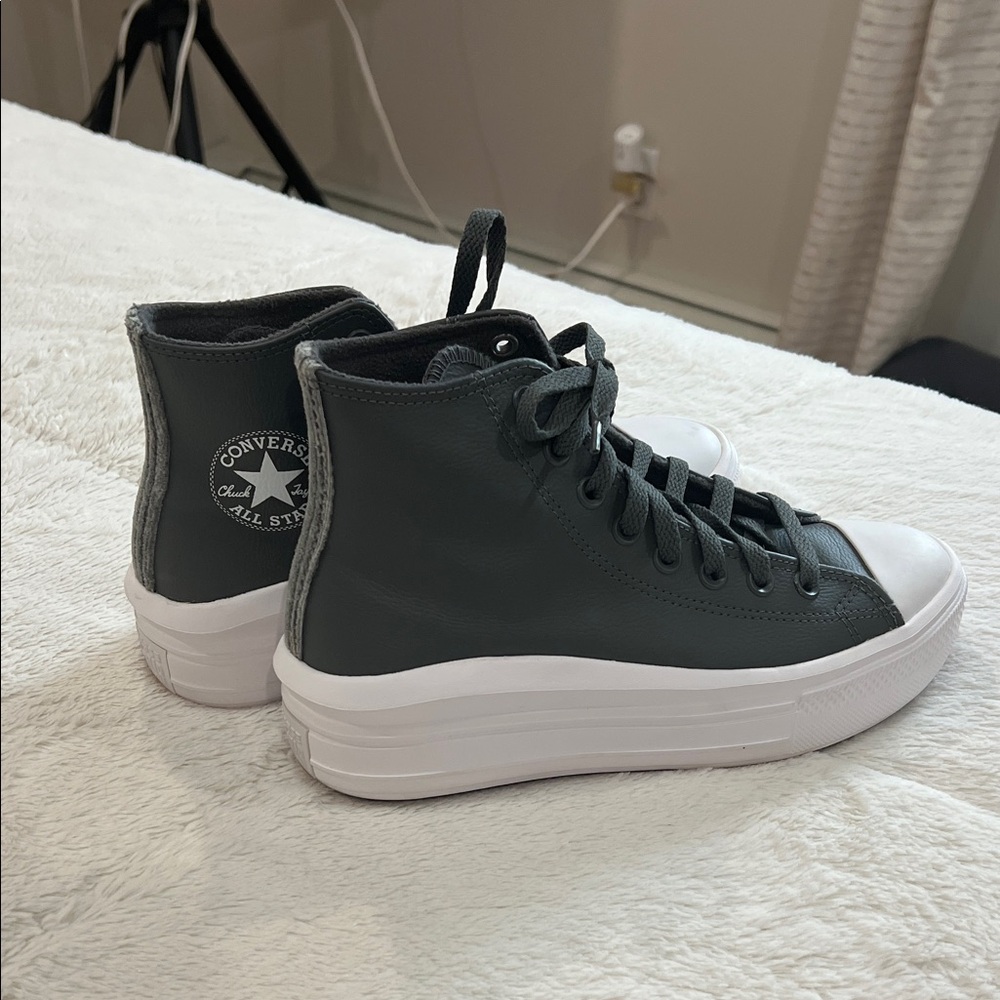 Converse High Top new Sneakers in gray  and White